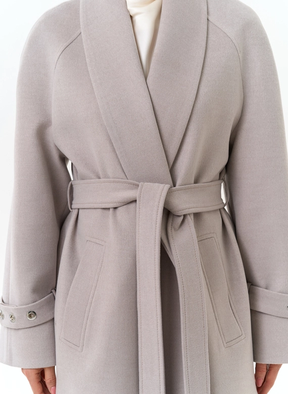 Женское длинное пальто с поясом фото