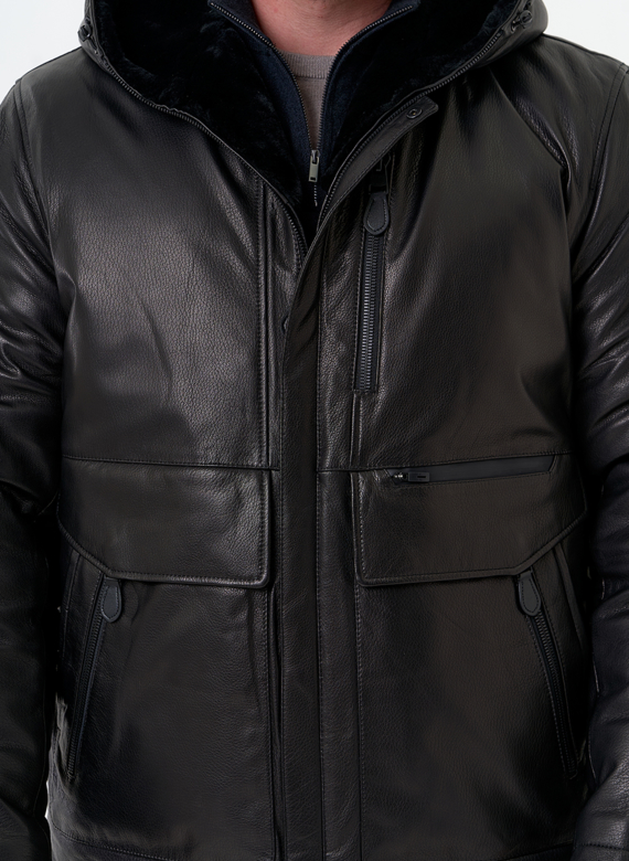 Куртка из натуральной кожи с капюшоном