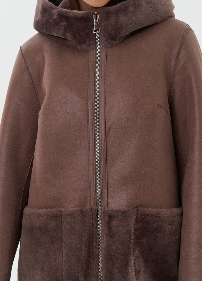 Двухсторонняя дубленка из эко кожи с капюшоном модель № 27763 универмаг малина