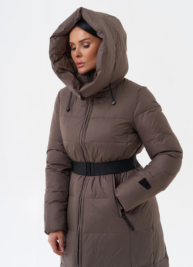 Длинный пуховик бежевого цвета модель № 29185 в кредит