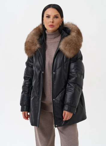 Женский кожаный пуховик с капюшоном
