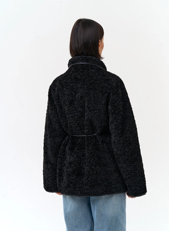 Женская куртка из экомеха с карманами из экокожи