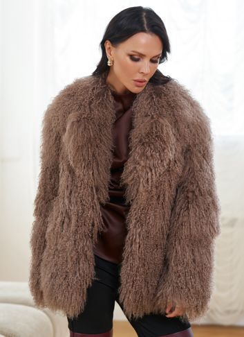 Женская шуба из меха ламы