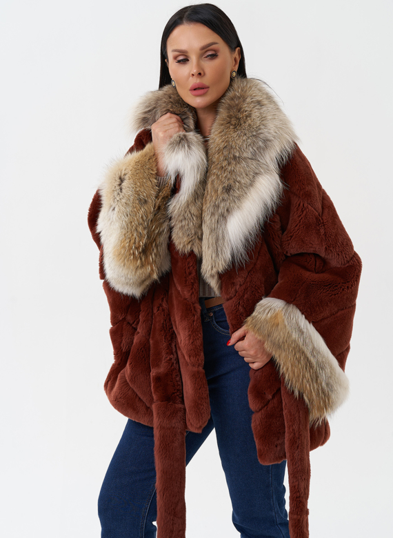Шуба из кролика с отделкой из меха койота