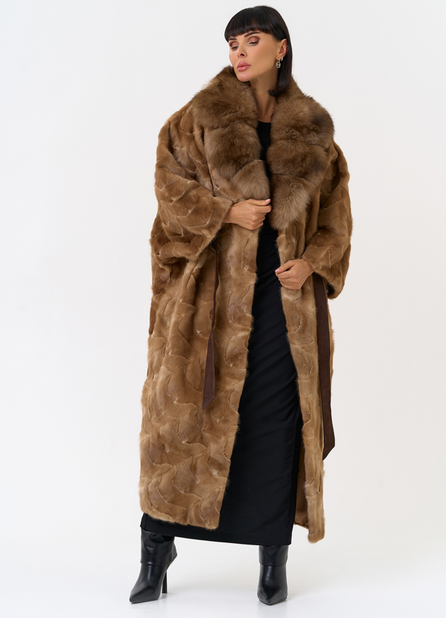 Женская шуба из меха норки с воротником их меха песца модель № 31492 в рассрочку