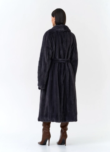 Женская шуба из меха норки с английским воротником