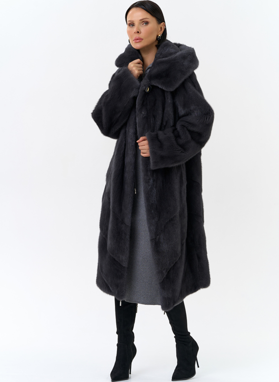 Женская шуба из норки силуэта баллон с капюшоном
