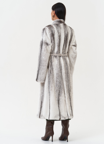 Длинная шуба из норки крестовки