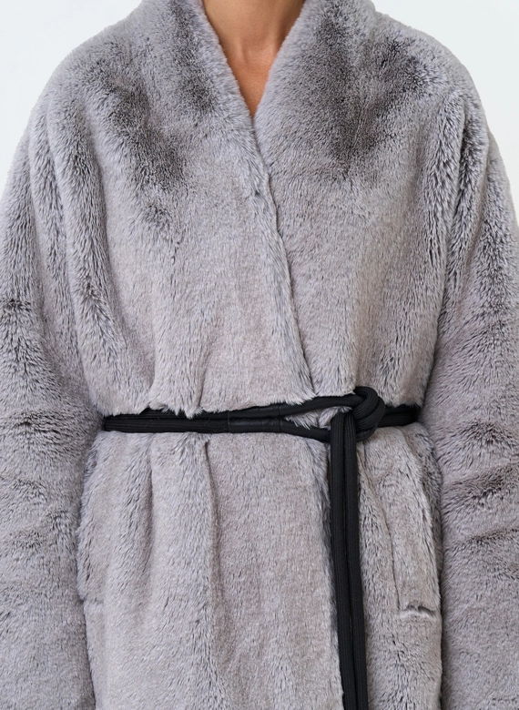 Женская шуба из эко меха фото