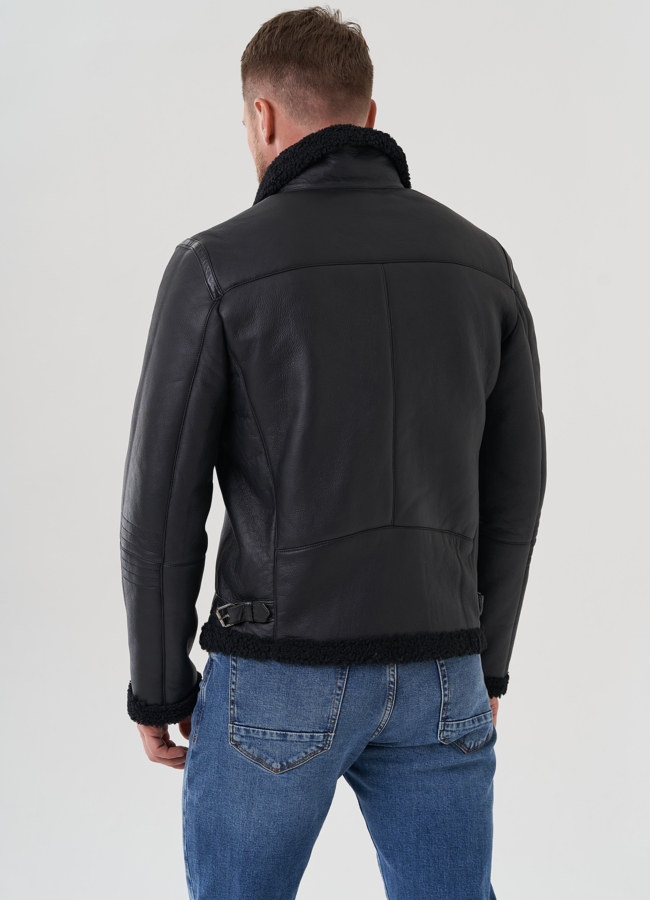 Мужская дубленка черного цвета  модель № 81633 универмаг малина